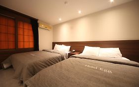 Hotel Egg